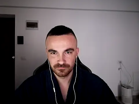 Snapshot of mu5clemania2 chatting on January 2025 08:17:01 AM mu5clemania2 online show from January 2025 08:17:01 AM