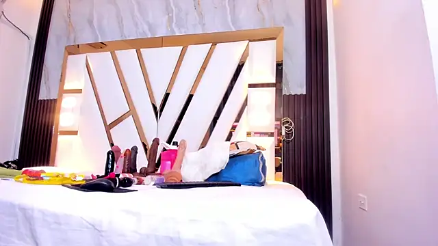 lola hornei online show from October 2025 11:22:02 AM