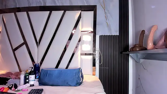 lola hornei online show from February 2026 11:47:02 AM