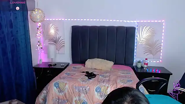 Julietacollins06 online show from February 2025 01:27:02 PM