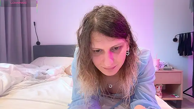 Alice Pinkhead online show from October 2025 08:44:01 AM