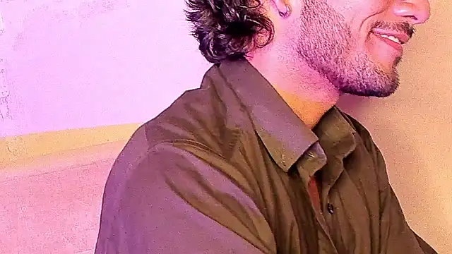 Nicholasrodrii online show from December 2024 10:42:02 PM