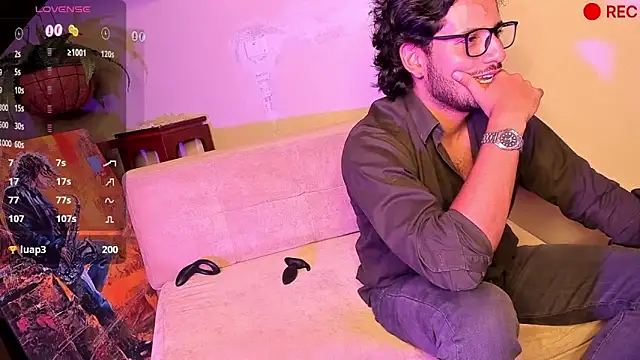 Nicholasrodrii online show from December 2024 06:06:02 AM