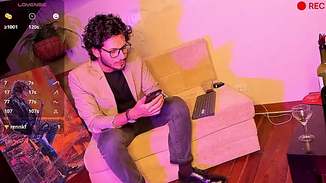 Nicholasrodrii online show from December 2024 04:27:02 AM