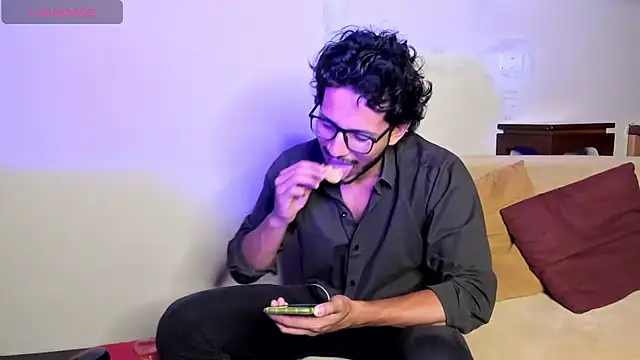 Nicholasrodrii online show from February 2025 11:02:01 PM