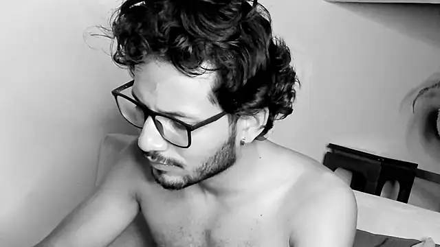 Nicholasrodrii online show from February 2025 02:39:02 AM