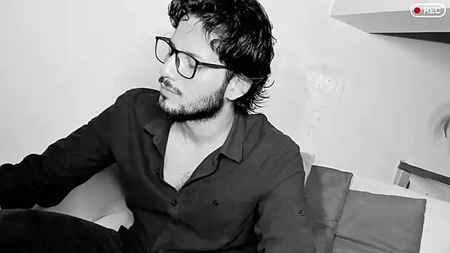 Nicholasrodrii online show from March 2025 09:58:01 PM