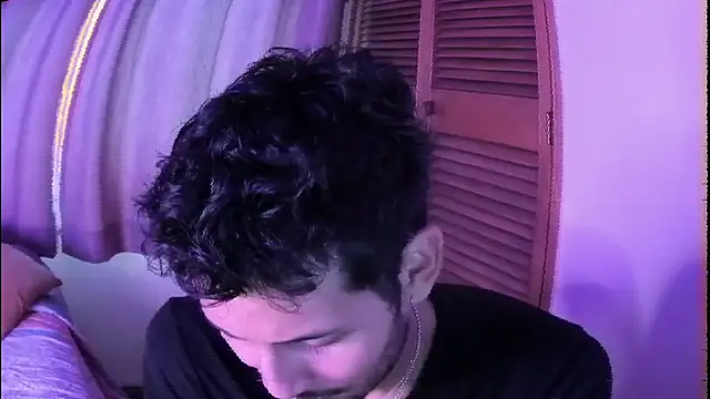 Nicholasrodrii online show from February 2026 10:30:02 PM