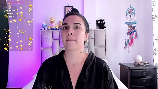 brianaGuzman online show from November 2025 06:24:02 PM