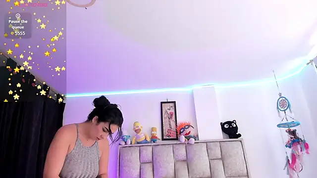 brianaGuzman online show from November 2025 06:23:02 PM