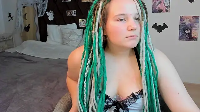 GloriaHylivi online show from December 2024 06:28:02 PM