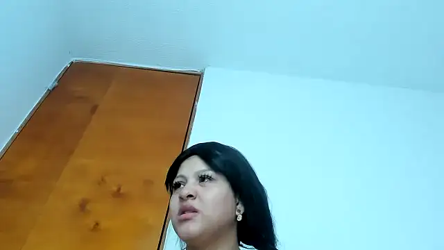 Natalycarter online show from October 2025 05:02:02 PM