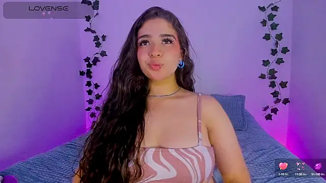 Snapshot of Mxss_Honey chatting on December 2024 10:23:01 PM Mxss Honey online show from December 2024 10:23:01 PM