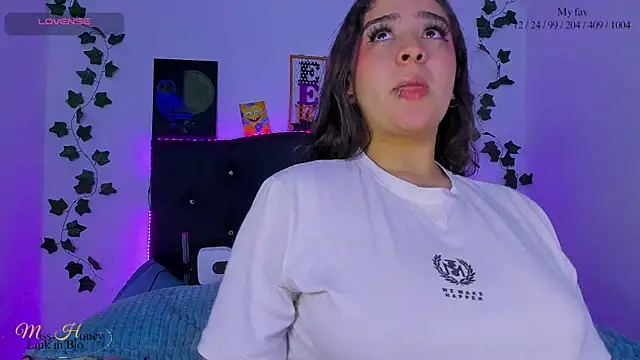 Snapshot of Mxss_Honey chatting on March 2025 03:23:02 AM Mxss Honey online show from March 2025 03:23:02 AM