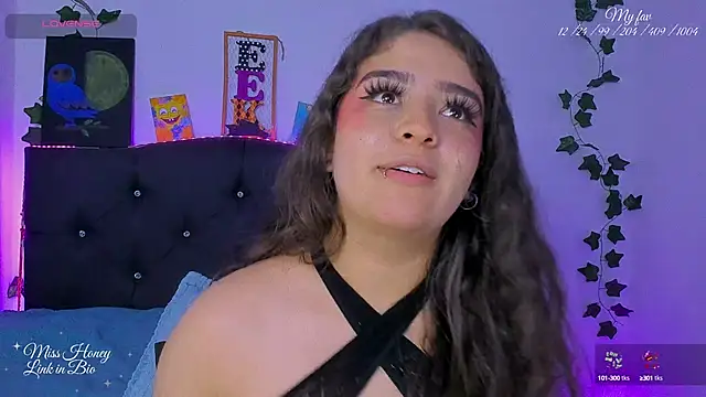 Snapshot of Mxss_Honey chatting on March 2025 04:16:02 AM Mxss Honey online show from March 2025 04:16:02 AM