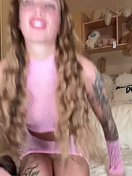 cydneyxox online show from April 2026 11:37:01 AM