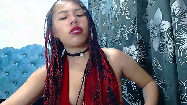 Snapshot of lily_jamesx chatting on February 2025 06:44:01 PM lily jamesx online show from February 2025 06:44:01 PM