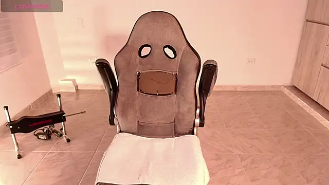 irantzu hank online show from September 2025 07:39:02 PM