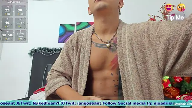 nakedfoam1 online show from December 2024 01:29:01 AM