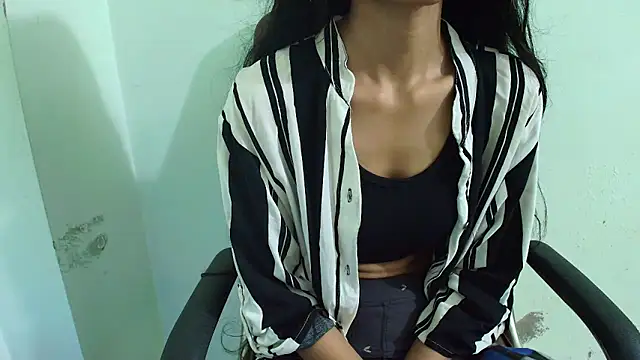 Srabontii online show from February 2025 06:37:02 PM