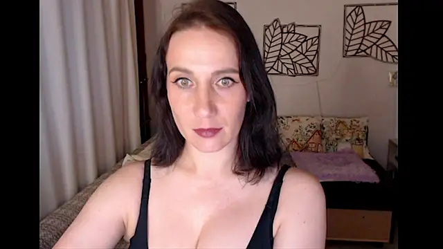 pepper milf online show from June 2026 05:26:01 PM