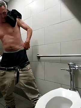 Snapshot of ed44435 chatting on October 2025 04:27:01 AM ed44435 online show from October 2025 04:27:01 AM