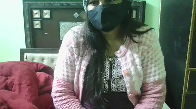 couplesuni online show from December 2024 07:00:02 PM