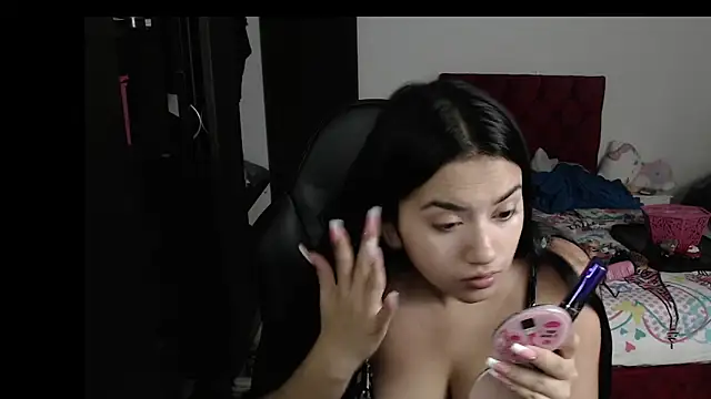 Snapshot of kayla_k18 chatting on January 2025 10:55:01 PM kayla k18 online show from January 2025 10:55:01 PM