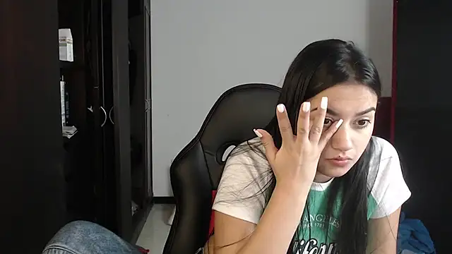 Snapshot of kayla_k18 chatting on February 2025 09:59:01 PM kayla k18 online show from February 2025 09:59:01 PM