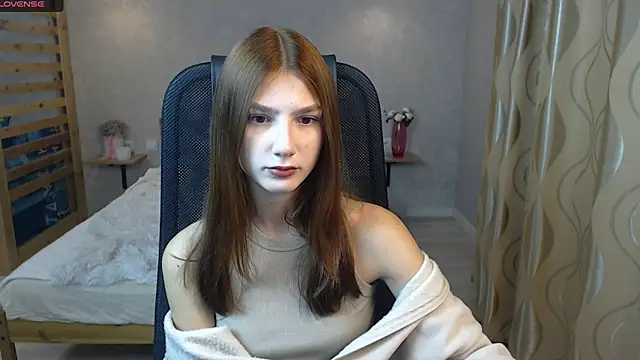 AnaHoney online show from September 2025 02:00:01 AM