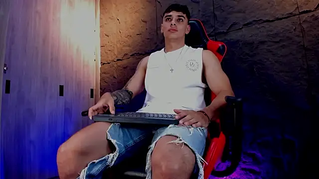 Snapshot of joseph_boy chatting on November 2025 11:43:01 AM joseph boy online show from November 2025 11:43:01 AM