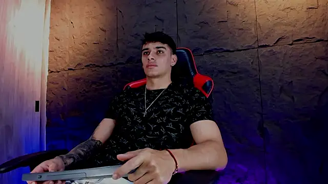 Snapshot of joseph_boy chatting on November 2025 11:53:01 AM joseph boy online show from November 2025 11:53:01 AM