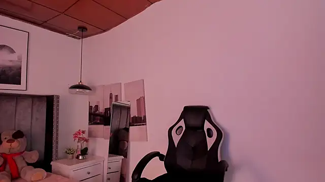 Alaia Cute online show from December 2024 02:27:01 AM