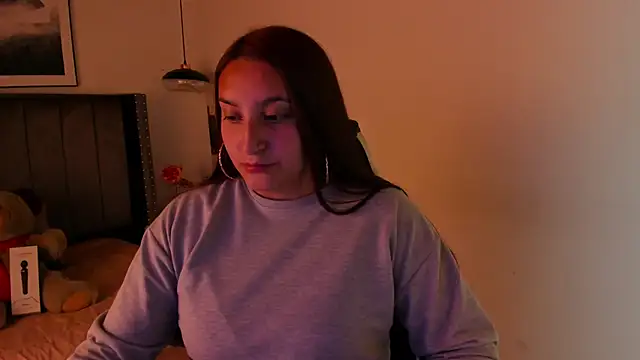 Alaia Cute online show from December 2024 02:21:02 AM