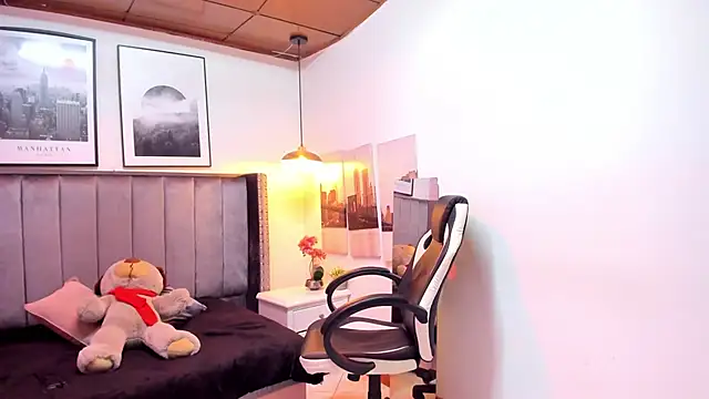 Alaia Cute online show from January 2025 06:33:02 PM