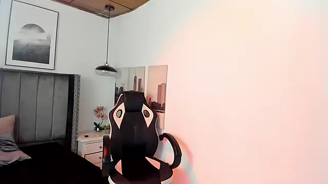 Alaia Cute online show from February 2025 01:23:02 AM