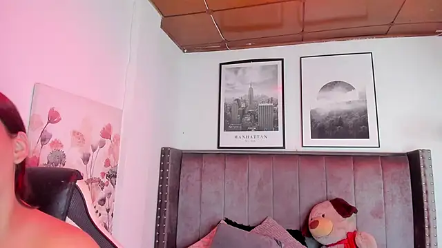 Alaia Cute online show from November 2025 03:50:01 AM