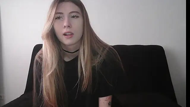 ErikaShyy online show from October 2025 10:46:02 AM