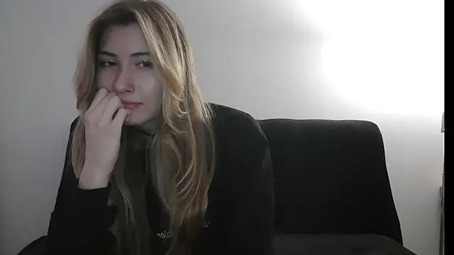 ErikaShyy online show from October 2025 02:40:02 PM