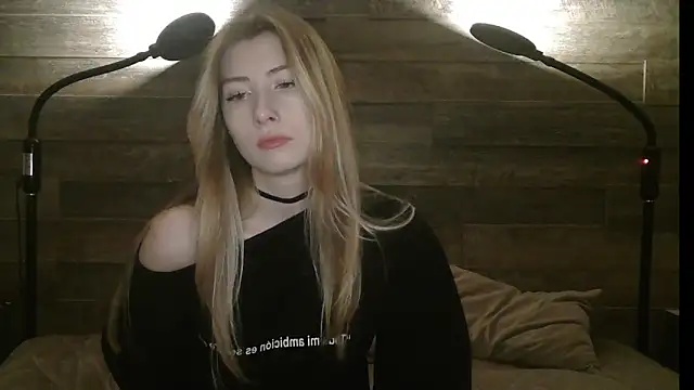 ErikaShyy online show from November 2025 10:49:02 AM