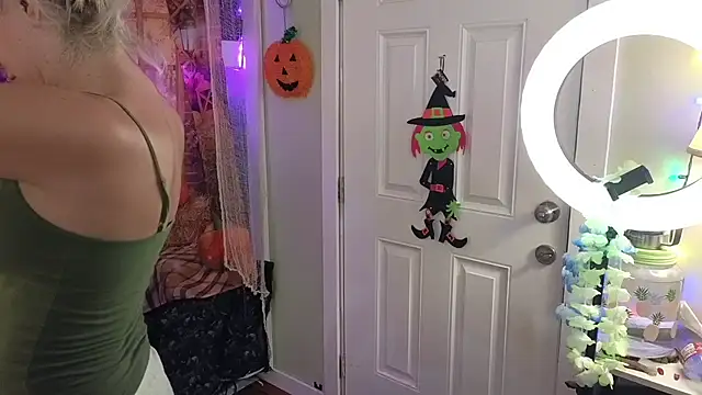 Snapshot of cunty_tranny_lydia chatting on October 2025 04:22:02 AM cunty tranny lydia online show from October 2025 04:22:02 AM