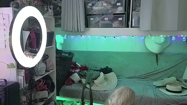 cunty tranny lydia online show from March 2026 05:19:01 AM