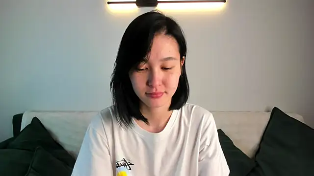 Lola Peach online show from October 2025 06:30:02 AM