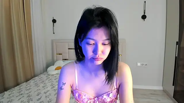 Lola Peach online show from January 2026 05:34:02 AM