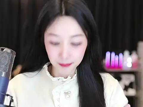 Nuyoah-77 online show from February 2025 05:58:02 PM