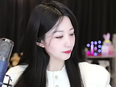 Nuyoah-77 online show from March 2025 07:02:01 PM