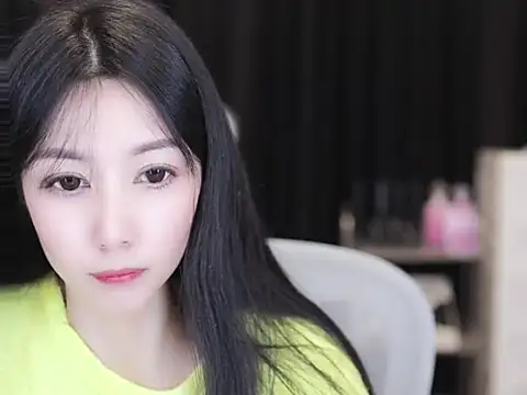 Nuyoah-77 online show from November 2025 04:23:01 PM