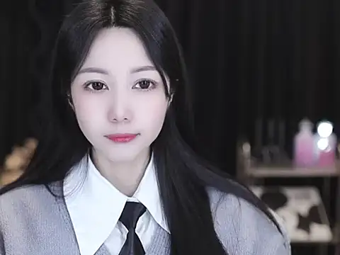 Nuyoah-77 online show from March 2026 07:45:01 AM