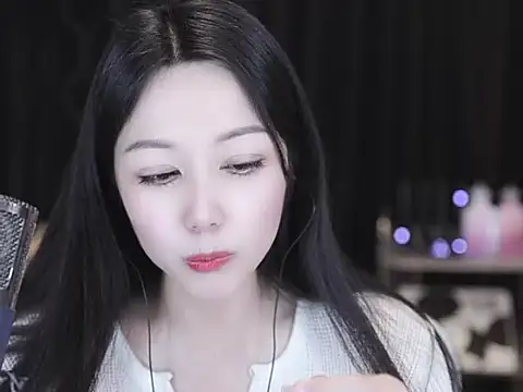 Nuyoah-77 online show from March 2026 01:54:02 PM