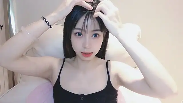 Snapshot of -Hottie chatting on December 2024 06:54:01 AM -Hottie online show from December 2024 06:54:01 AM